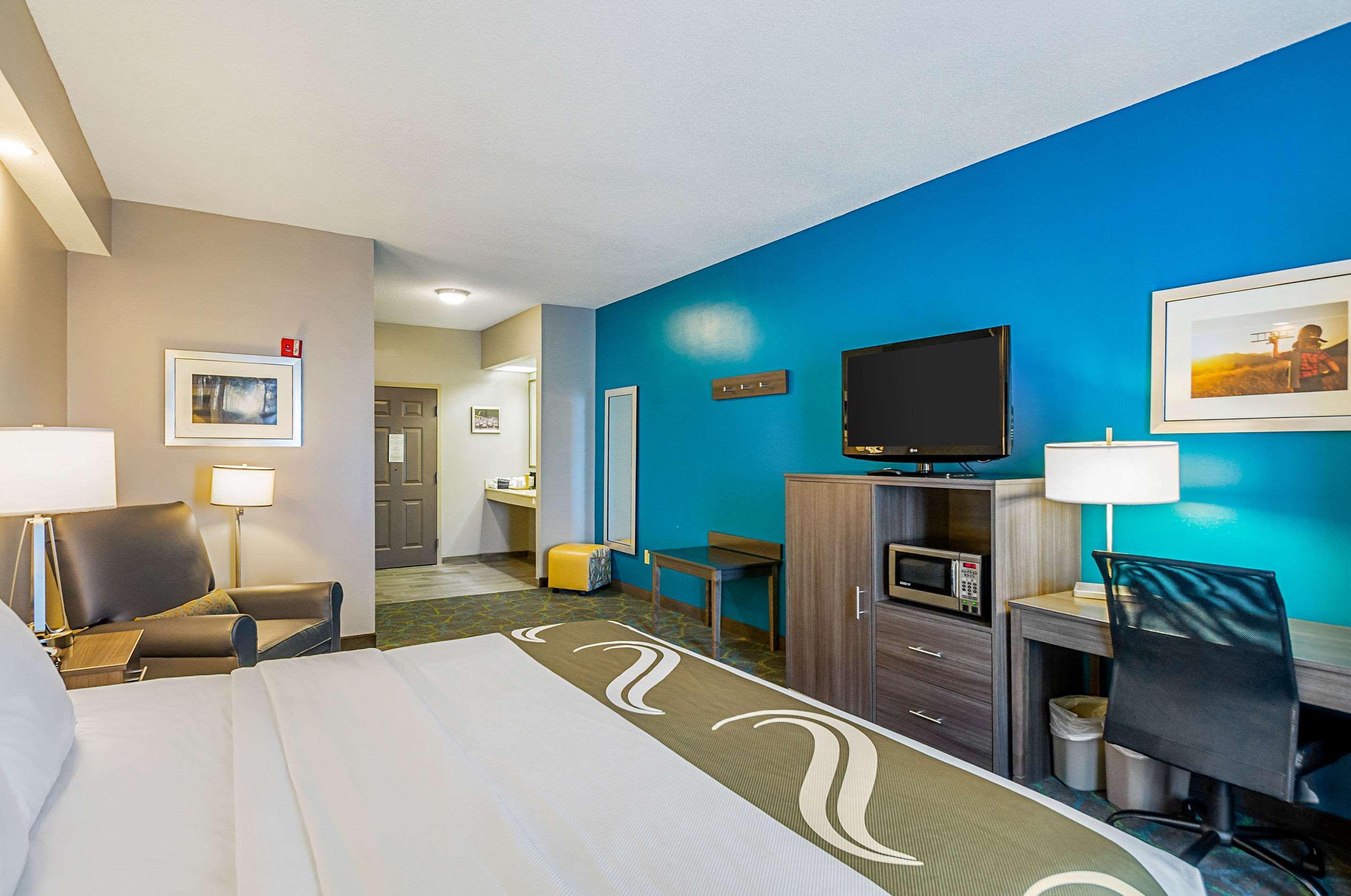 Quality Inn Harrisonburg I-81 Екстер'єр фото